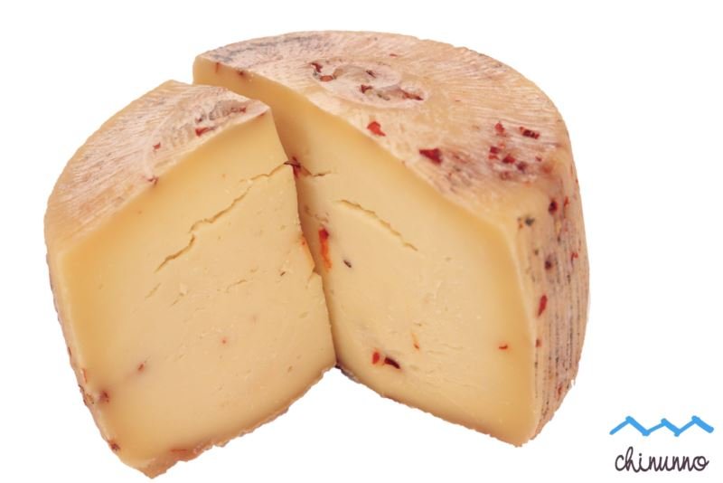 Formaggio tipo Canestrato al peperoncino